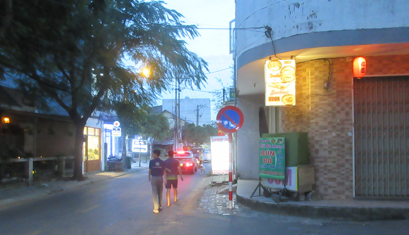 side street downtown Da Nang